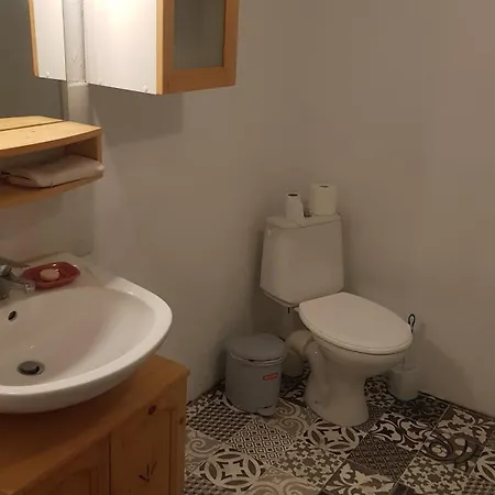 De L'ecole Apartment