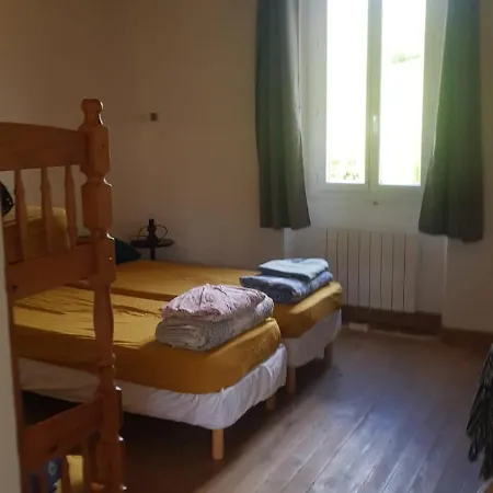 De L'ecole * Saint-Louis-et-Parahou