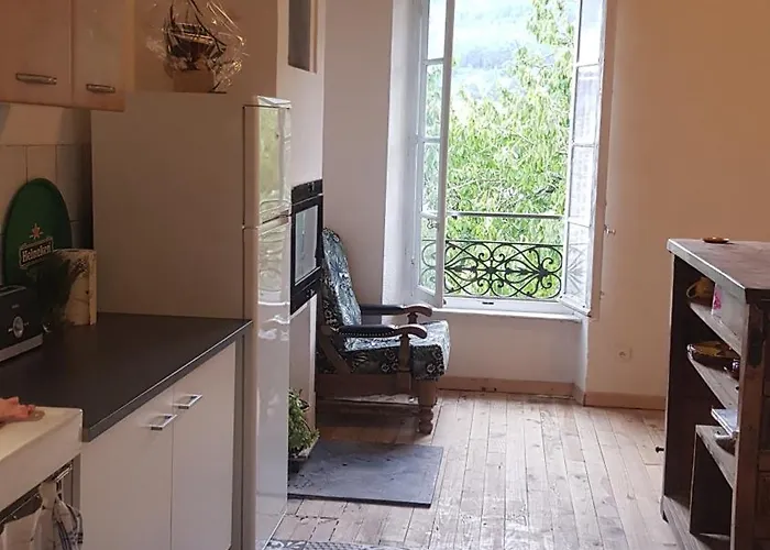 De L'ecole * Saint-Louis-et-Parahou