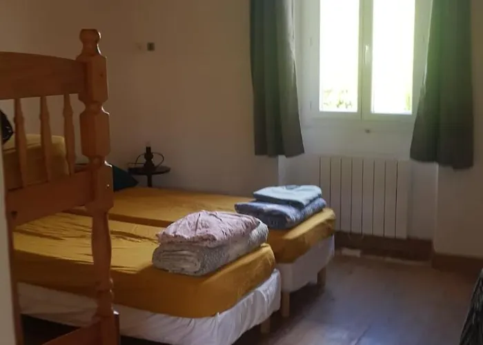 De L'ecole * Saint-Louis-et-Parahou