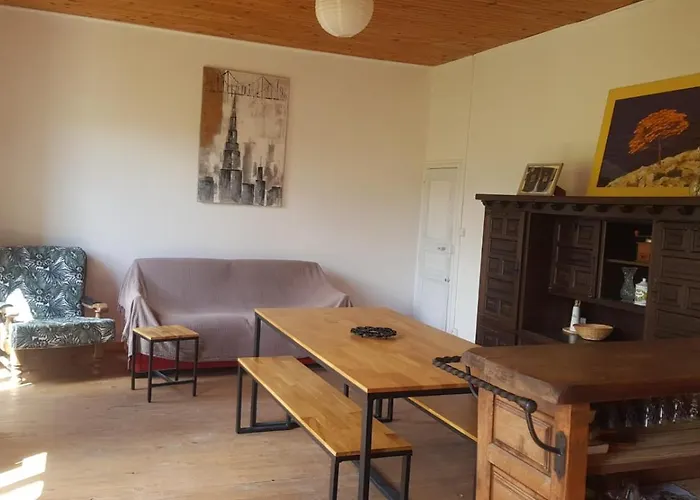 De L'ecole * Saint-Louis-et-Parahou